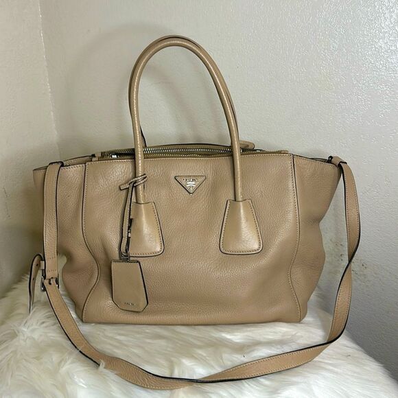 💯Authentic PRADA
Vitello Daino Twin Pocket Tote Sabbia🍀 - Picture 1 of 16